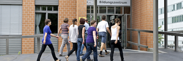 Eingang Bildungszentrum